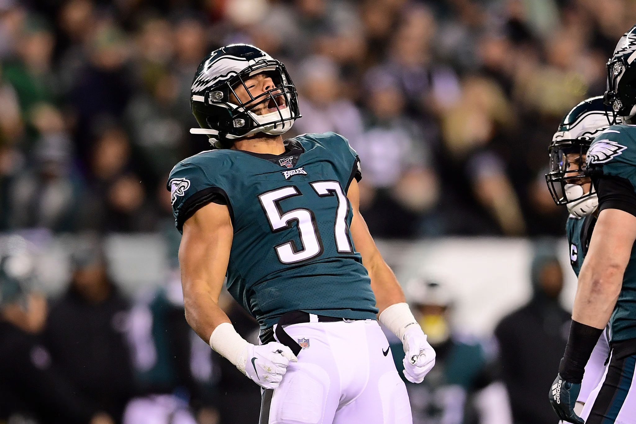 Eagles extends contract of TJ Edwards