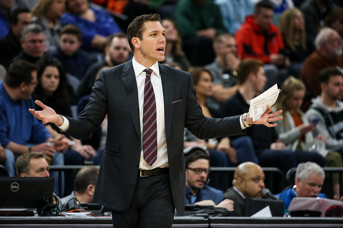 Kings part company with Walton as head coach